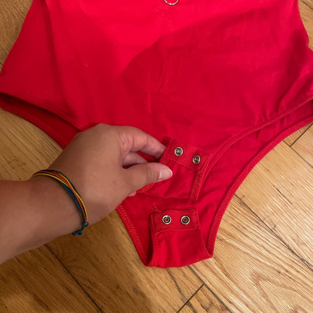 Red bodysuit - Picture 4 of 6